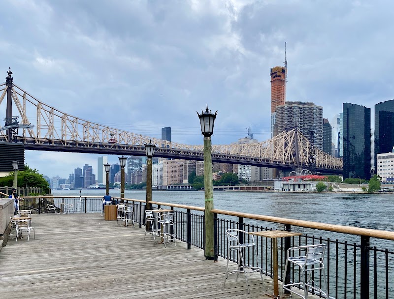 Roosevelt Island photo 8